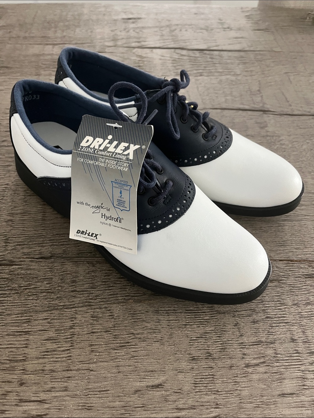 Women's Vintage EZ Step Dri Lex Golf Shoes White and Navy Lace-Up Size 7
